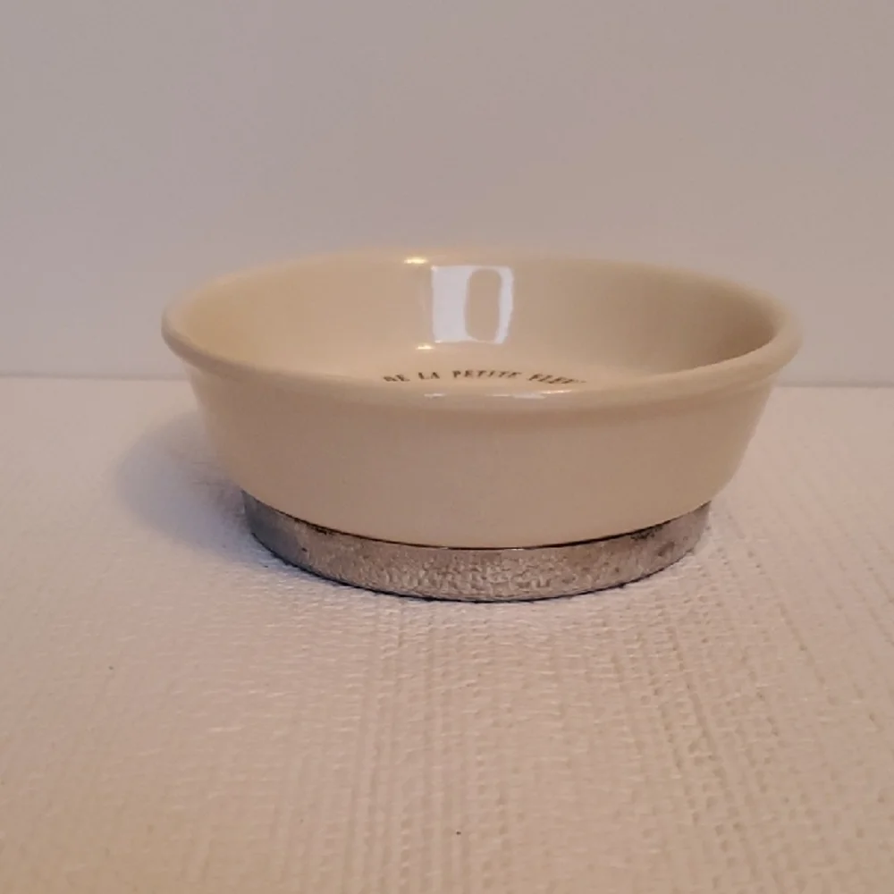 French L'Hotel De La Petite Fleur Paris Themed Soap Dish